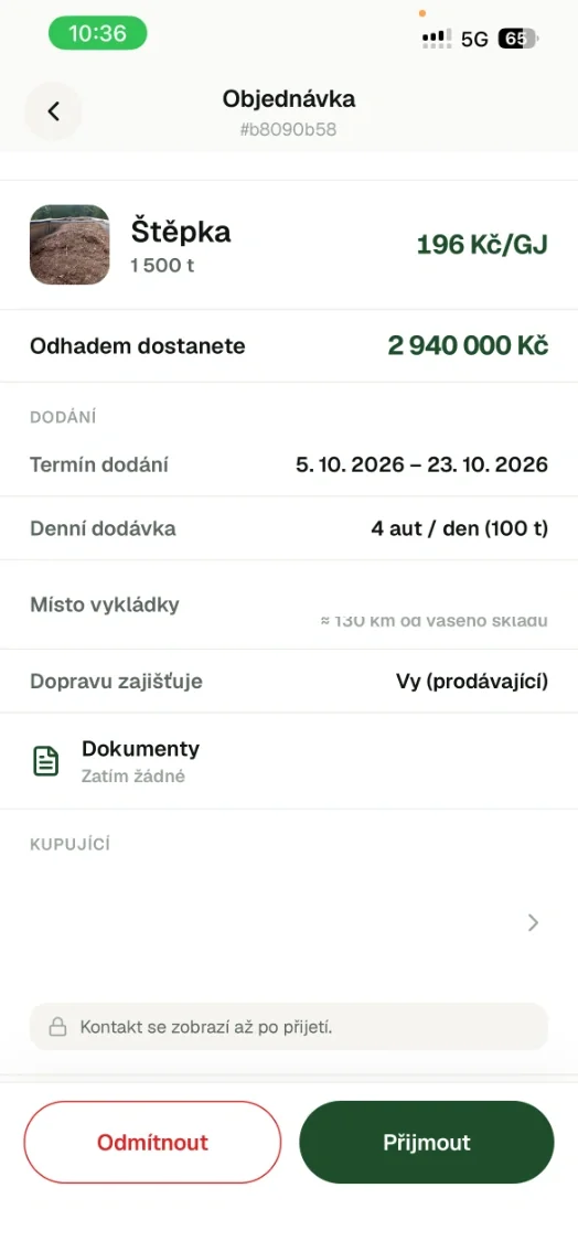 Obrazovka aplikace biomaxa: nová objednávka s tlačítky Přijmout a Odmítnout